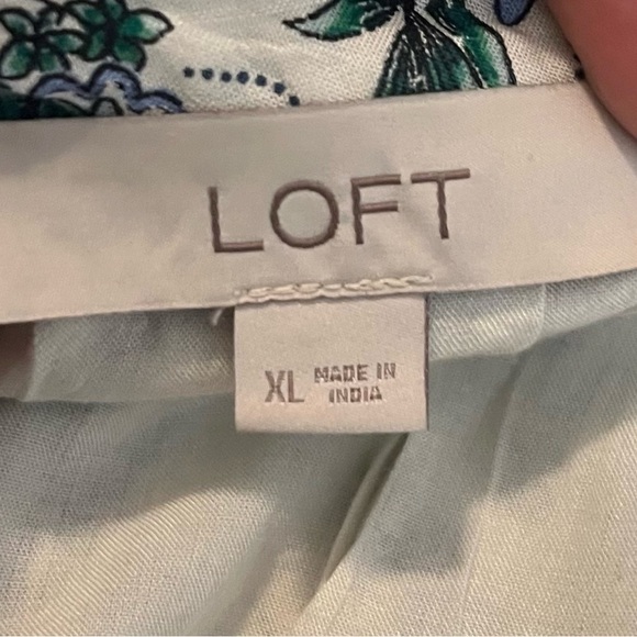 LOFT Floral Smocked blue/white/green Yoke Blouse – Size XL - Picture 6 of 7